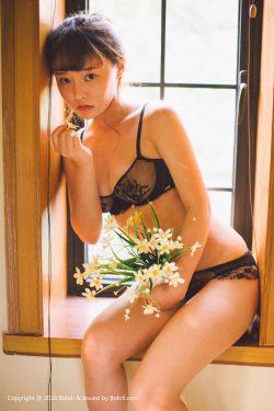 双手攀上两团高峰视频